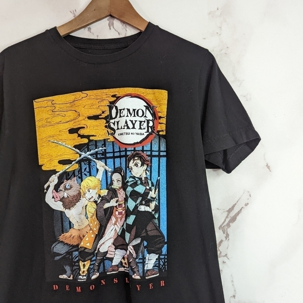 Crunchy Roll Demon Slayer T Shirt Kimetsu No Yaiba Womens Medium Black Season 1